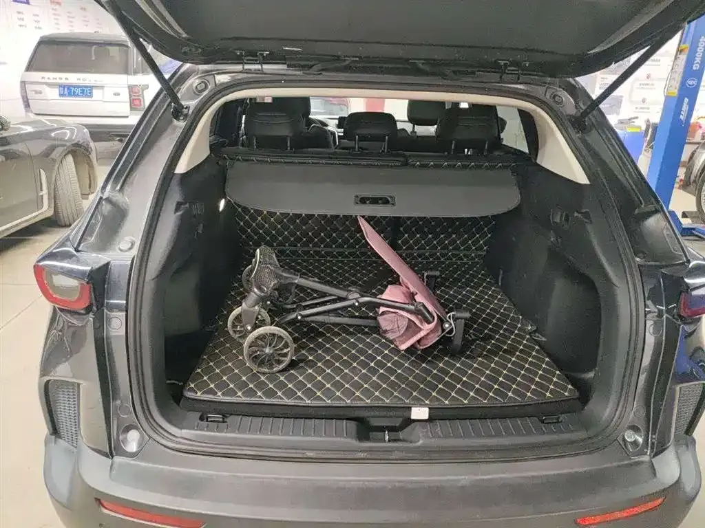 Mazda CX-50 2023 из CN, фото 8