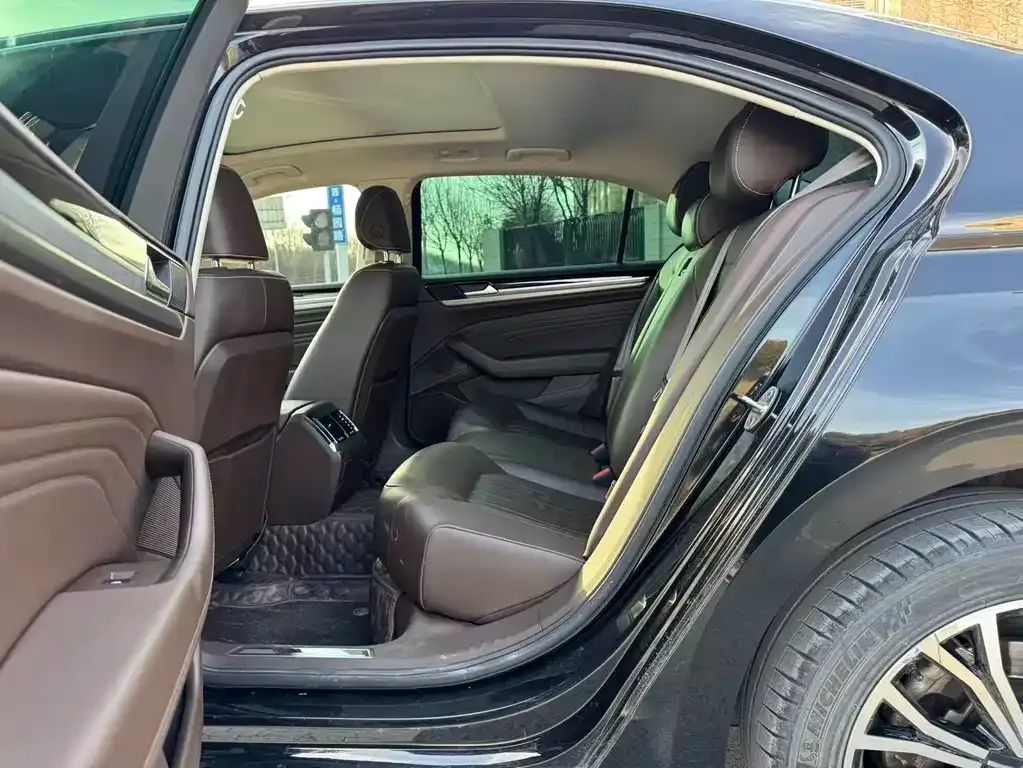 Volkswagen Phideon — фото 2