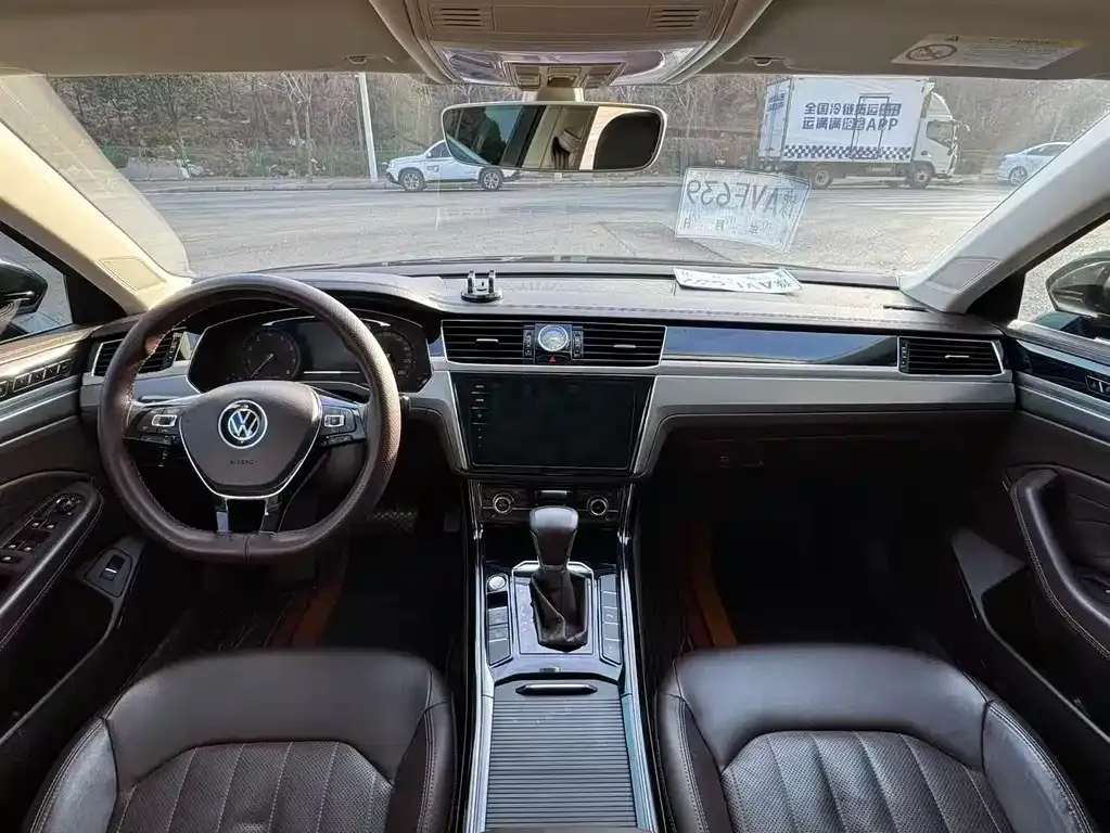 Volkswagen Phideon — фото 3