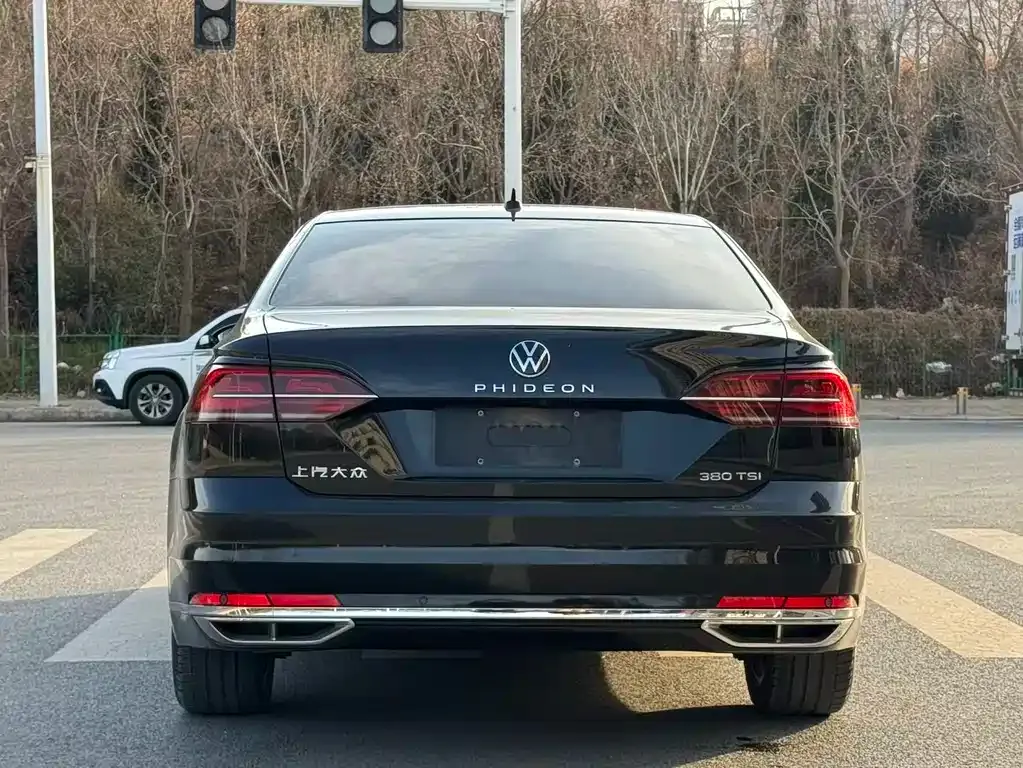Volkswagen Phideon — фото 6