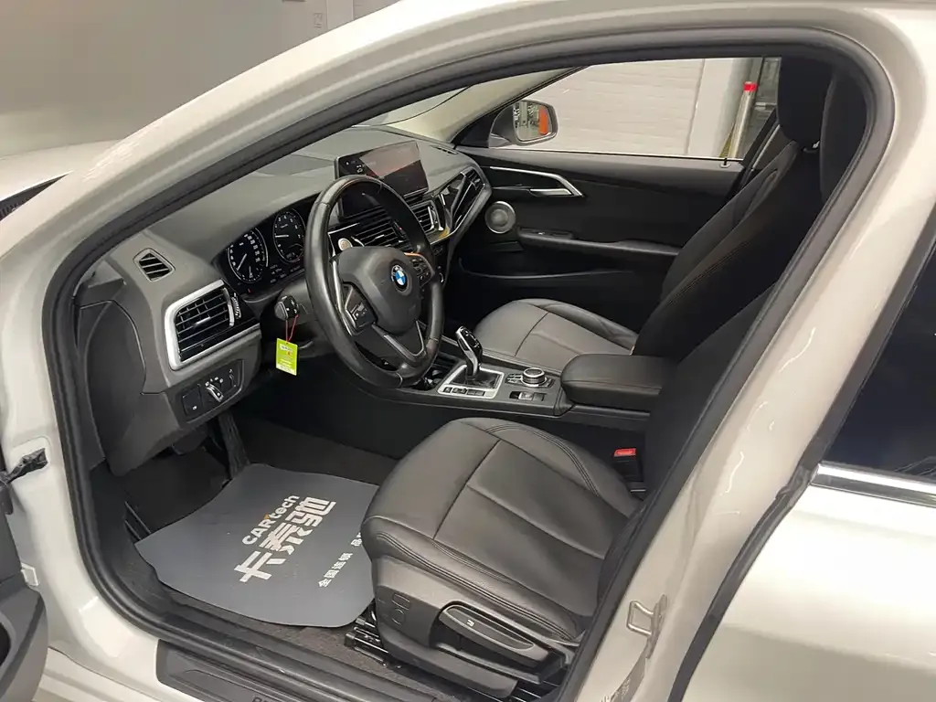 BMW 1 Series 2021 из CN, фото 10
