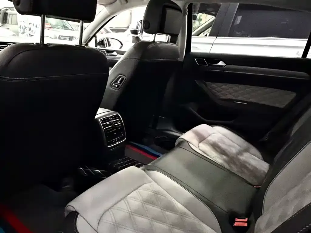 Volkswagen Magotan 2023 из CN, фото 2