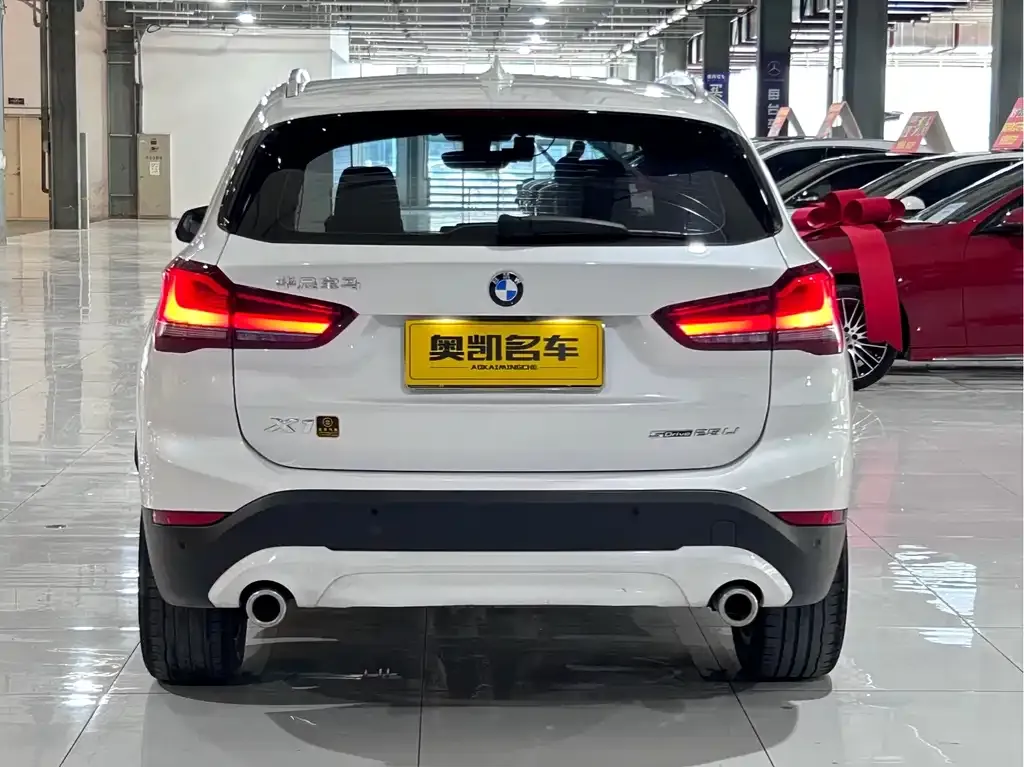 BMW X1 — фото 9