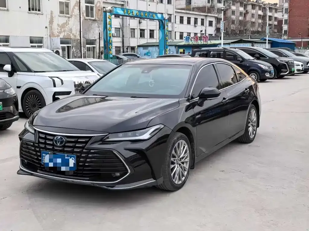 Toyota Avalon — фото 1
