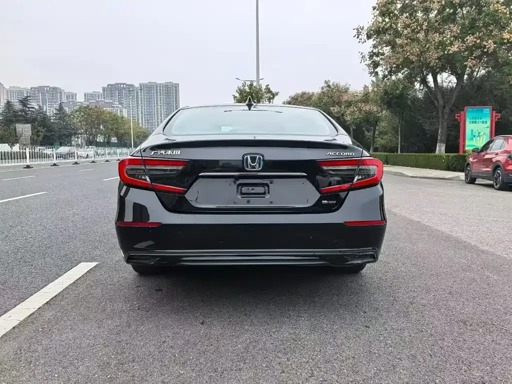 Honda Accord — фото 6
