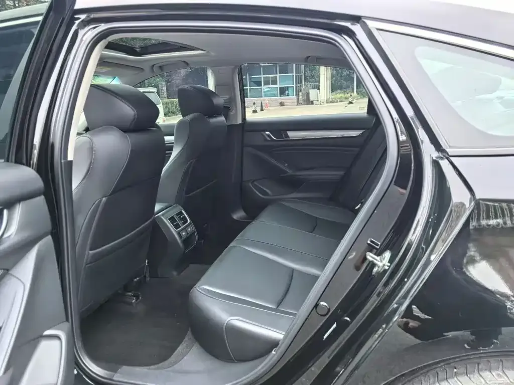 Honda Accord — фото 5