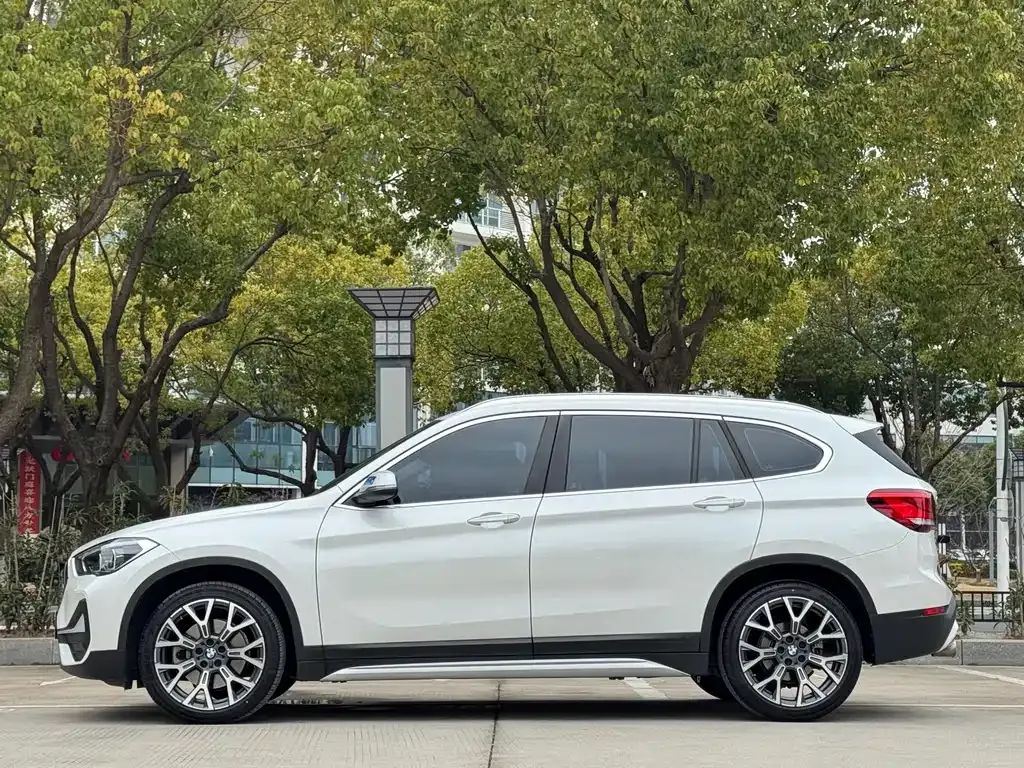 BMW X1 — фото 9