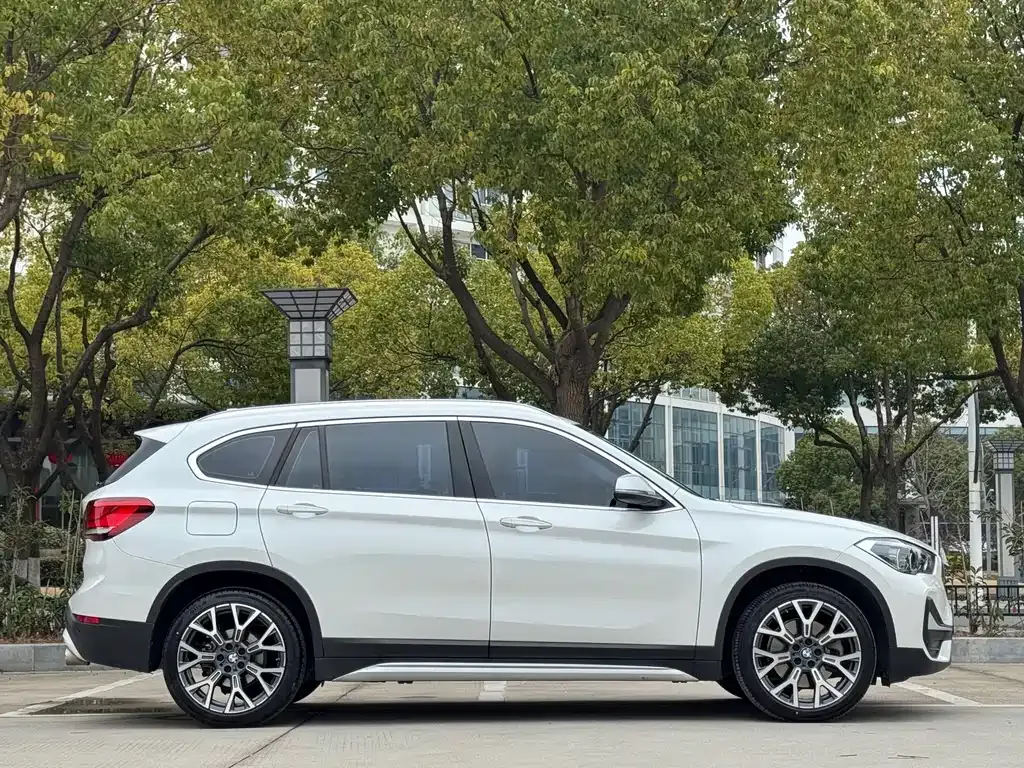 BMW X1 — фото 10