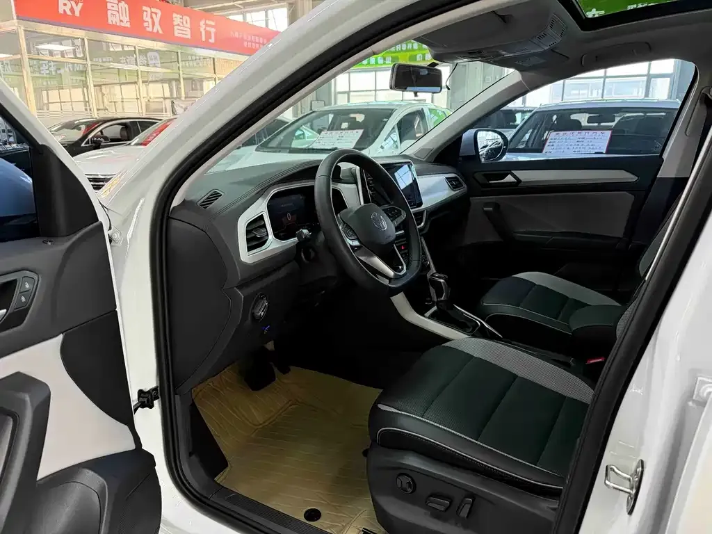 Volkswagen T-Roc 2024 из CN, фото 7
