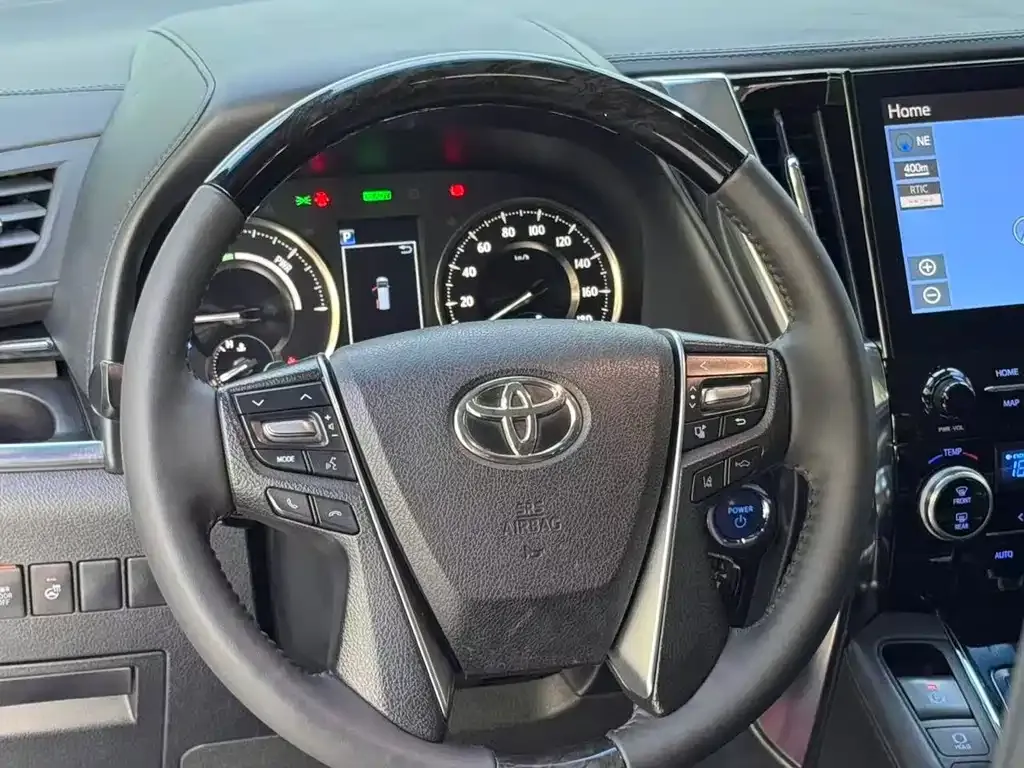 Toyota Vellfire — фото 8