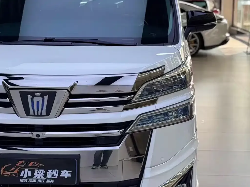 Toyota Vellfire — фото 5