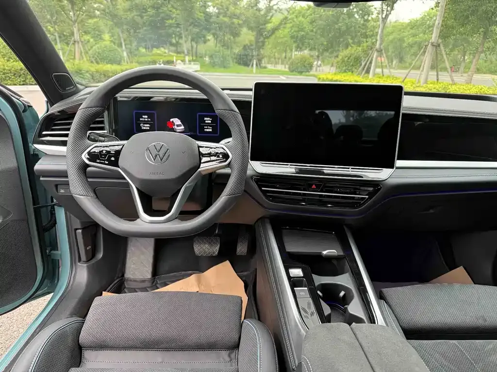 Volkswagen Passat 2024 из CN, фото 8