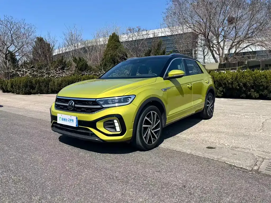 Volkswagen T-Roc — фото 1