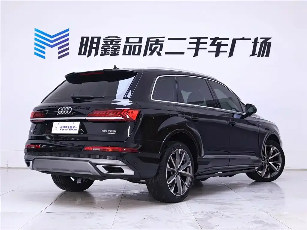 Audi Q7 2024 из CN, фото 10