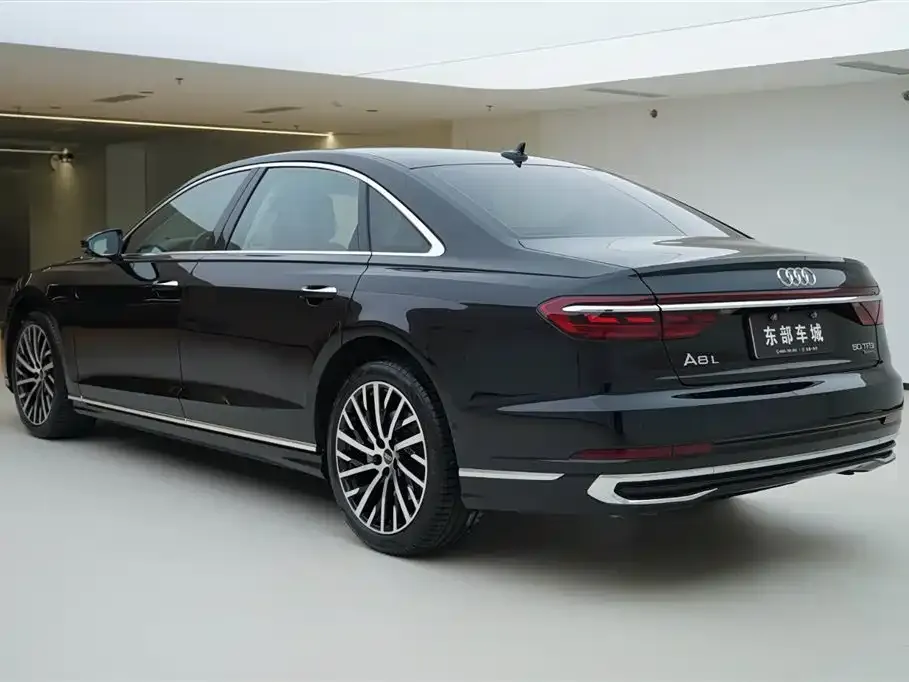 Audi A8 — фото 8