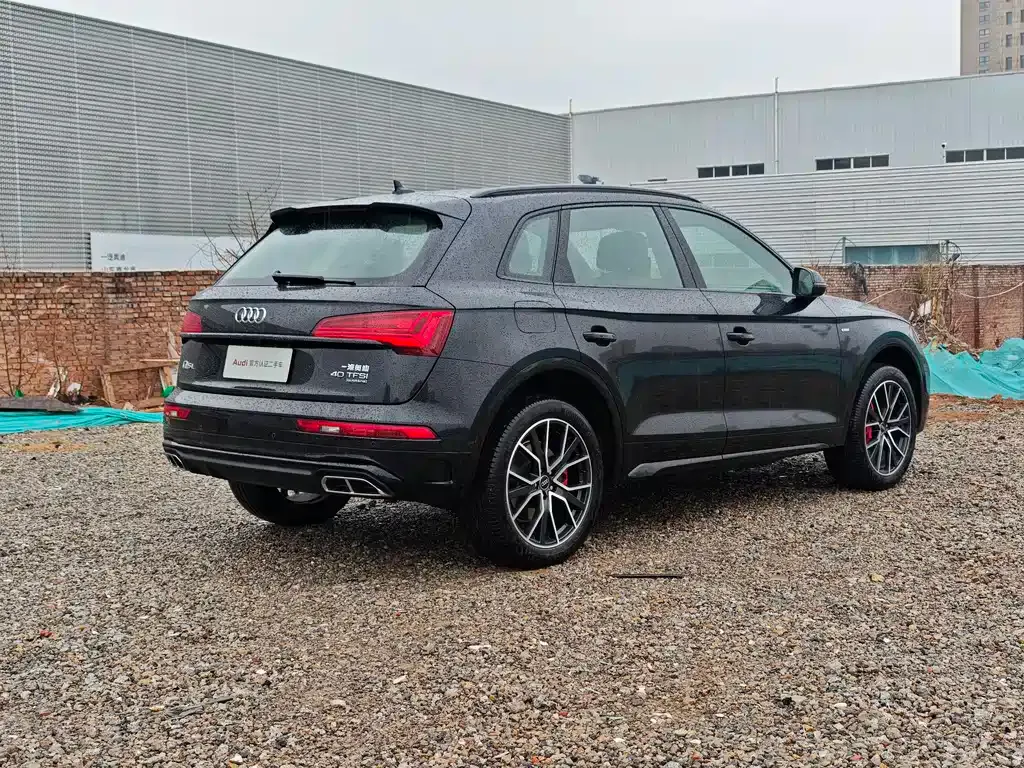 Audi Q5L — фото 3