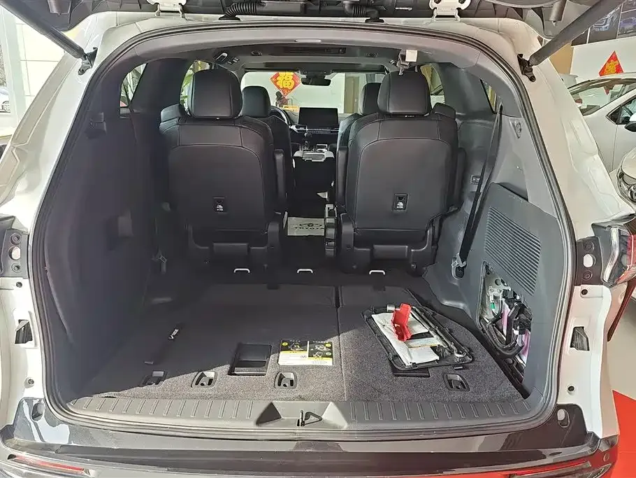 Toyota Granvia — фото 9