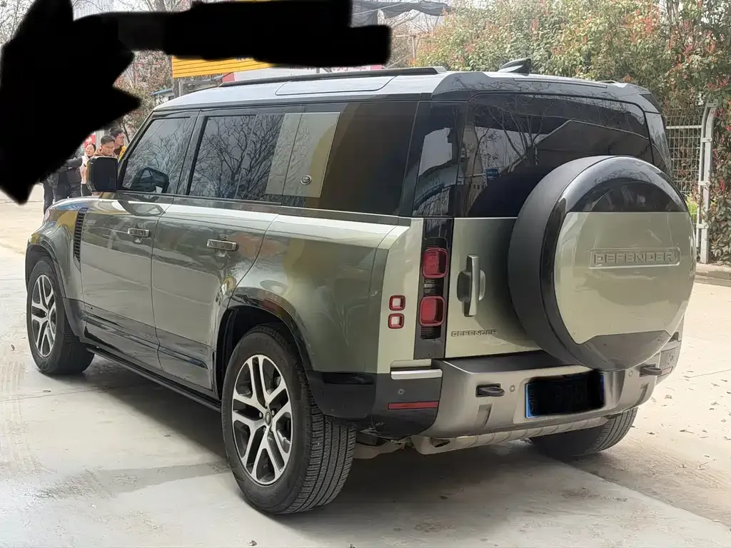 Land Rover Defender — фото 10