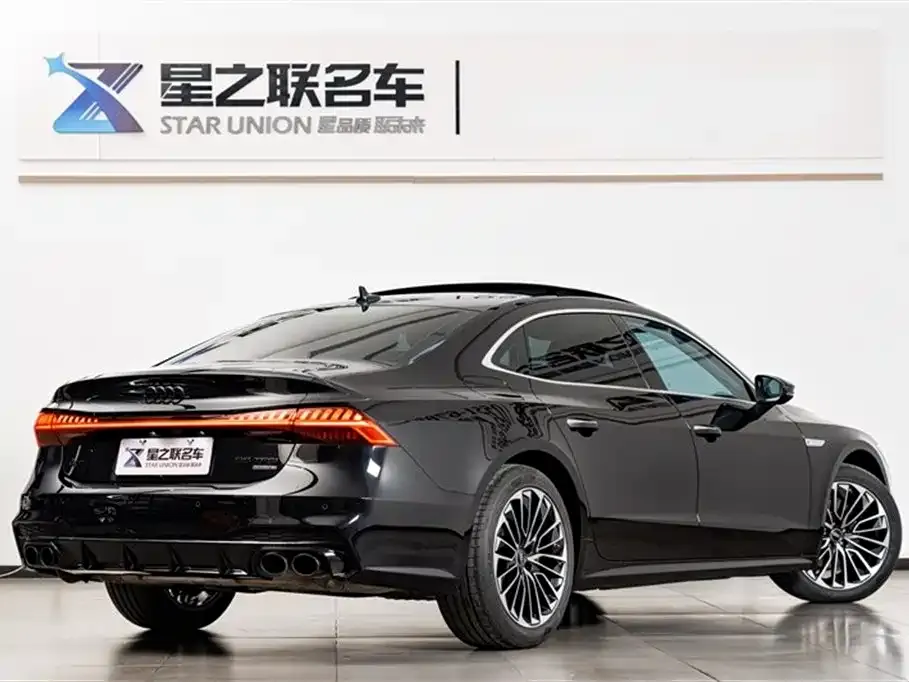 Audi A7L — фото 2