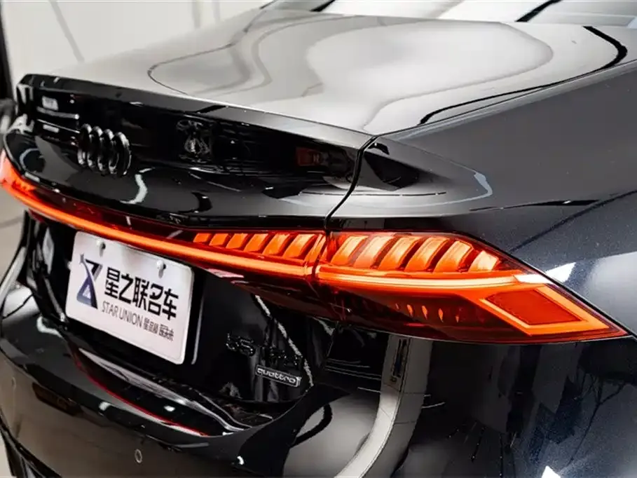 Audi A7L — фото 9