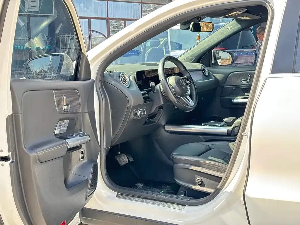 Mercedes-Benz GLA 2023 из CN, фото 2