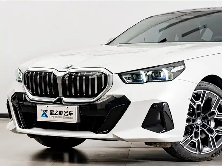 BMW 5 Series — фото 7