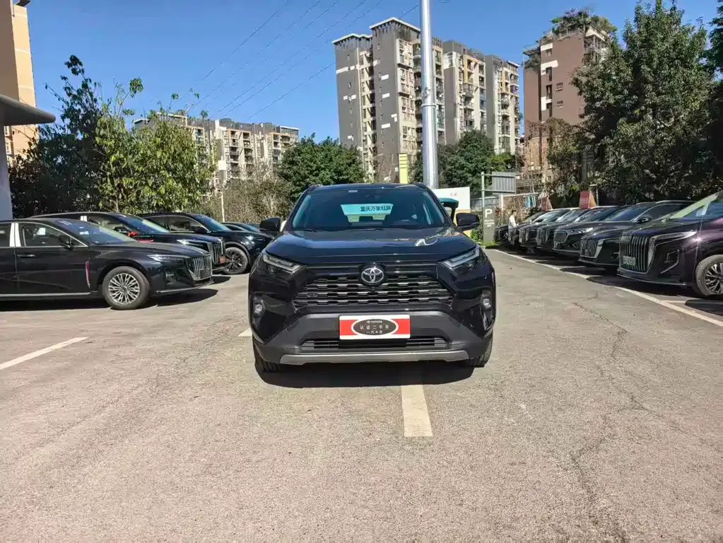 Toyota RAV4 — фото 3