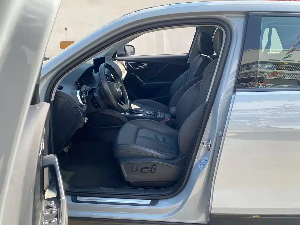 Audi Q2L 2024 из CN, фото 2