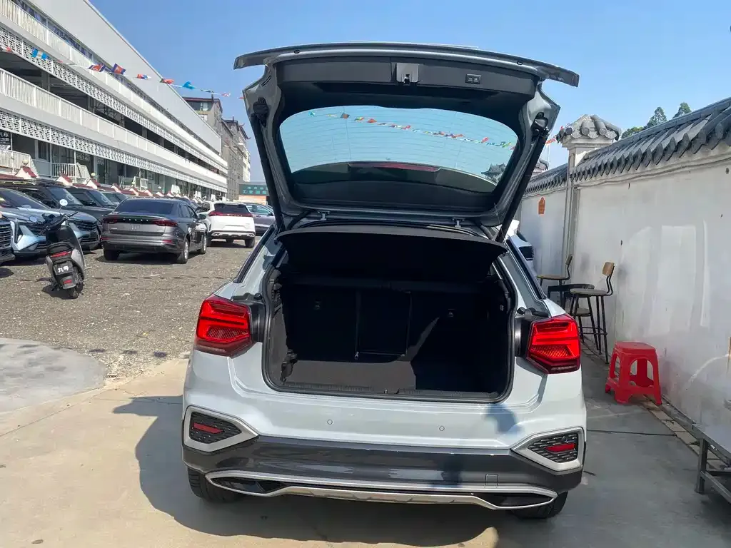 Audi Q2L 2024 из CN, фото 8