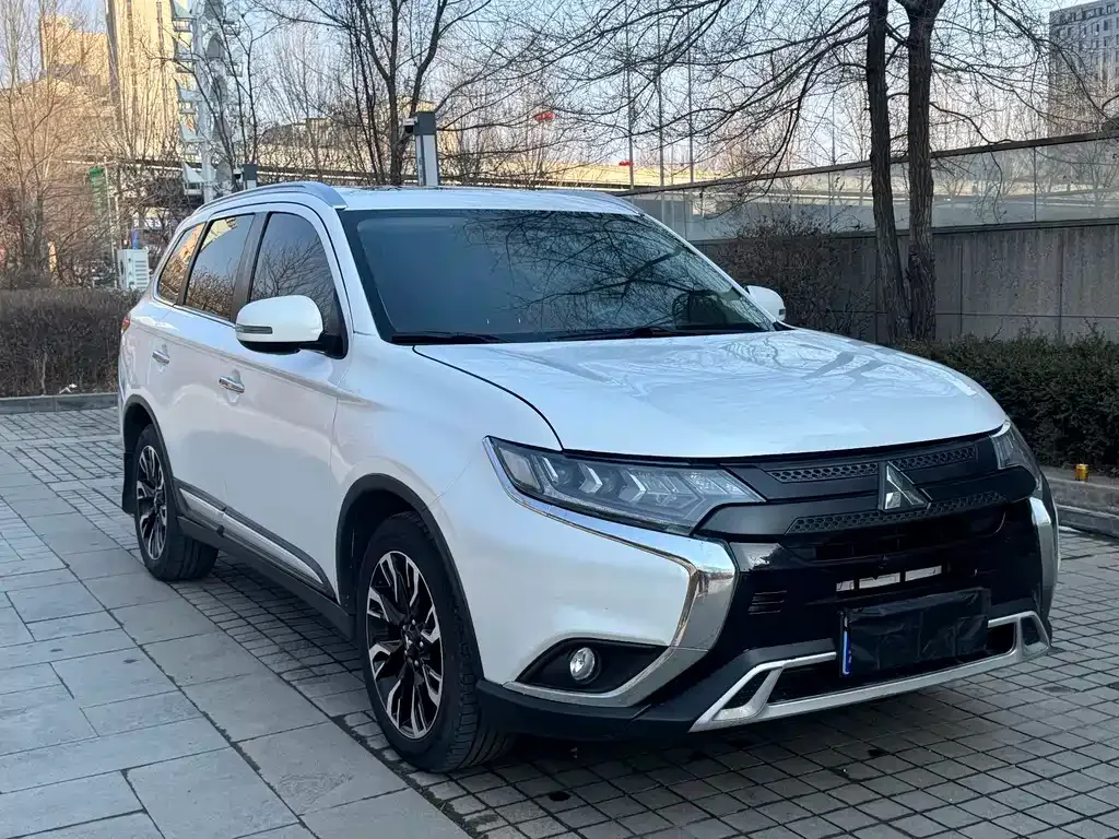 Mitsubishi Outlander 2021 из CN, фото 4