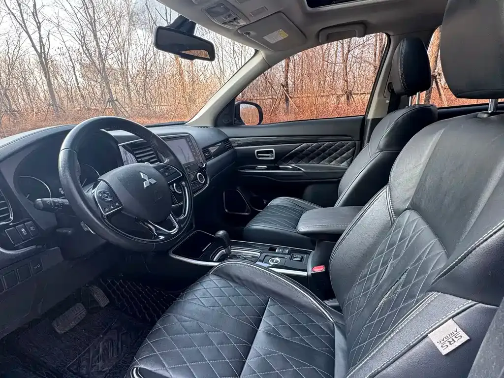 Mitsubishi Outlander 2021 из CN, фото 6