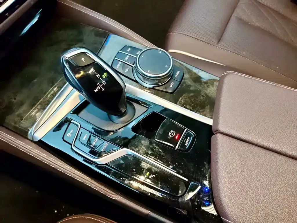 BMW 5 Series 2024 из CN, фото 2