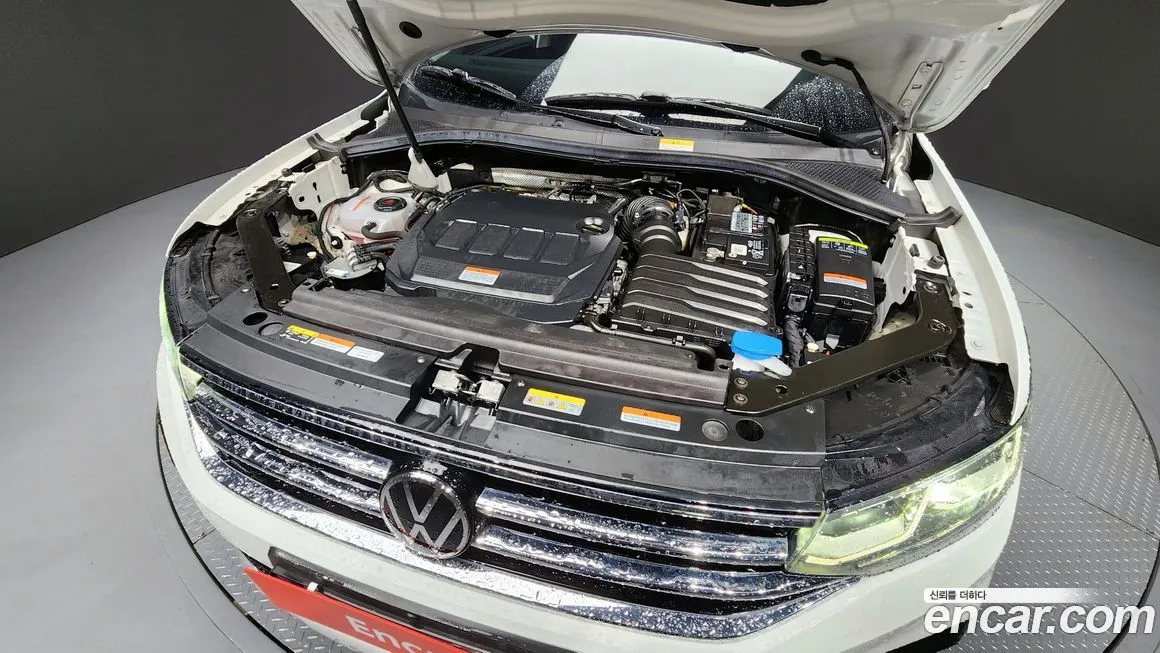 Volkswagen Tiguan — фото 8
