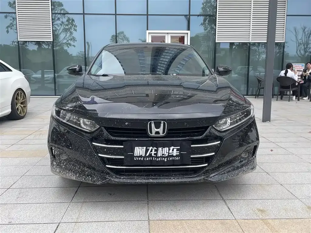 Honda Accord — фото 8