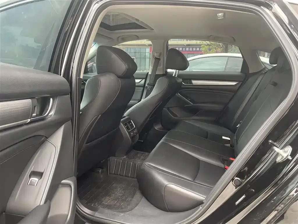 Honda Accord — фото 5