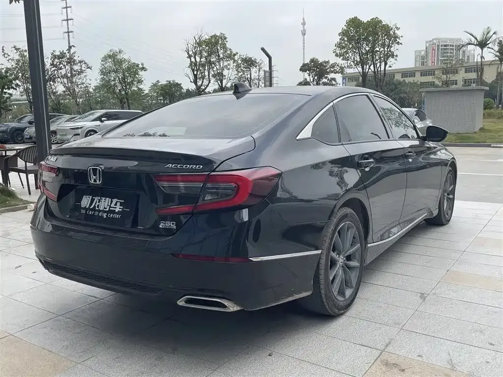 Honda Accord — фото 6