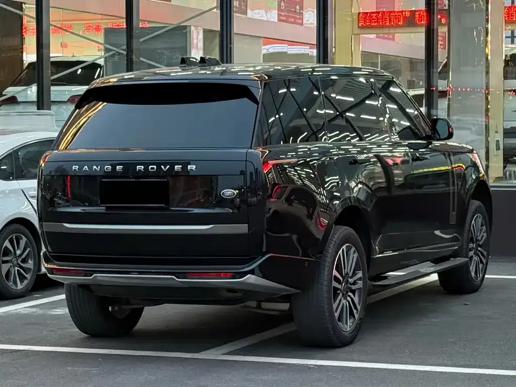 Land Rover Range Rover 2023 из CN, фото 2