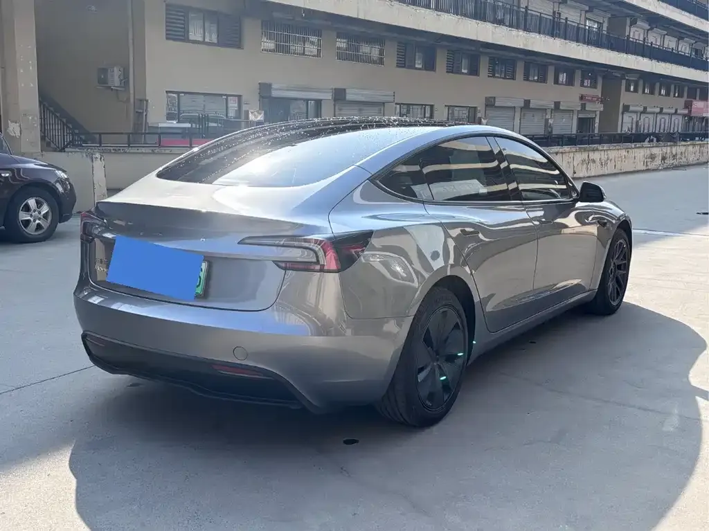 Tesla Model 3 — фото 2