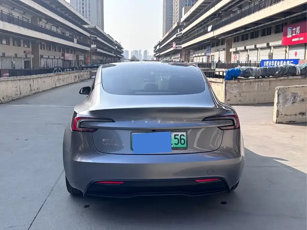 Tesla Model 3 — фото 4