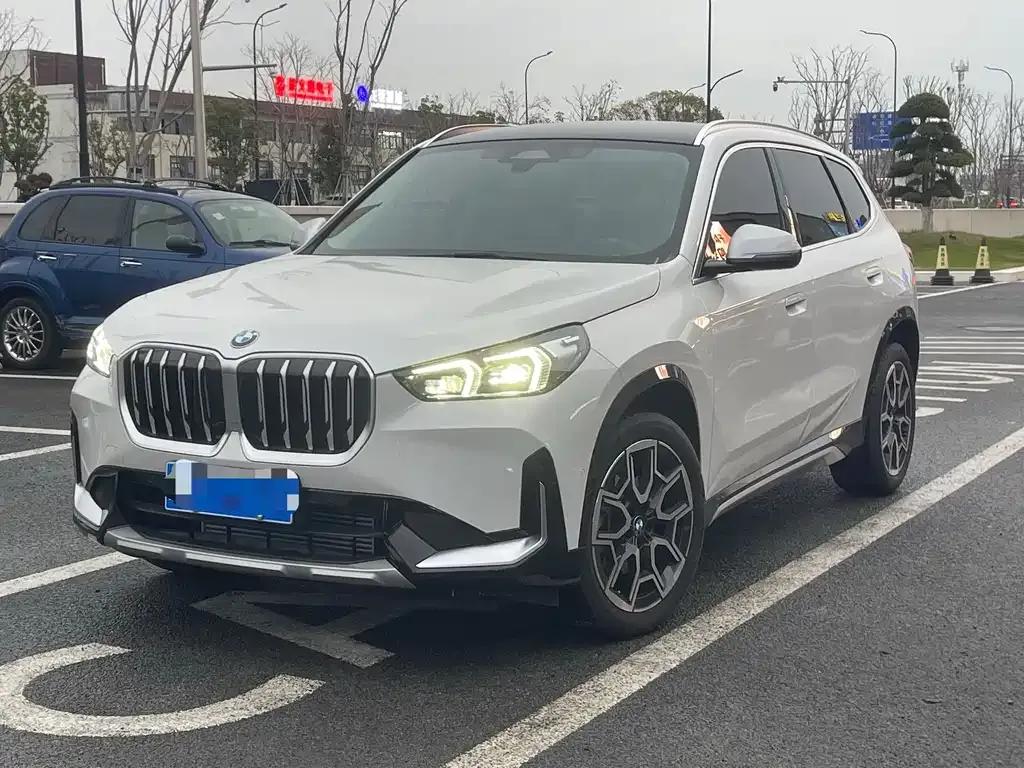 BMW X1 — фото 1