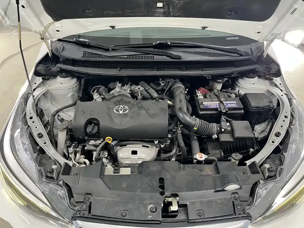 Toyota Yaris L — фото 5