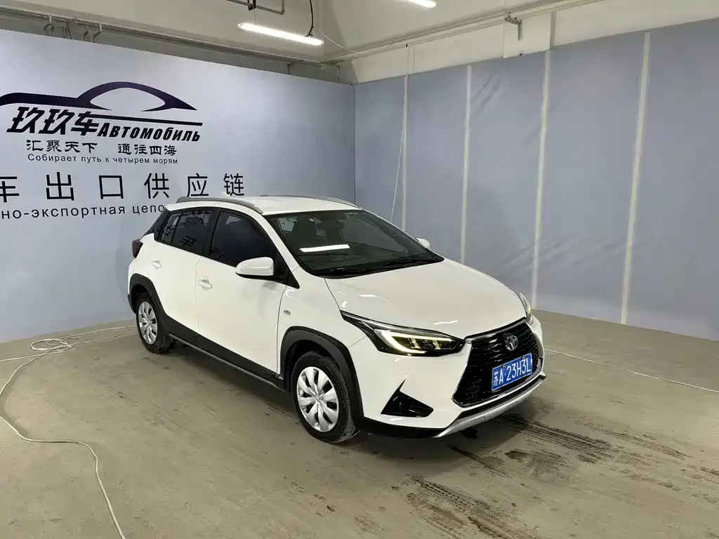 Toyota Yaris L — фото 10