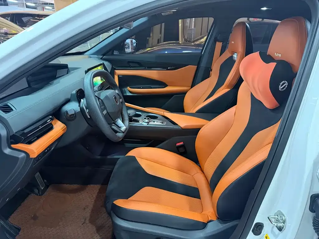 Changan UNI-V 2024 из CN, фото 3