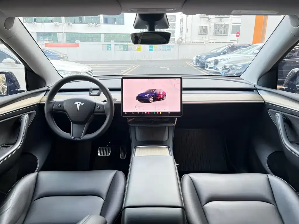 Tesla Model Y — фото 3