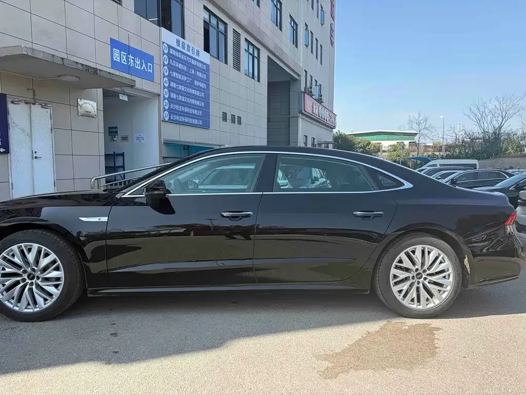 Audi A7L 2024 из CN, фото 6