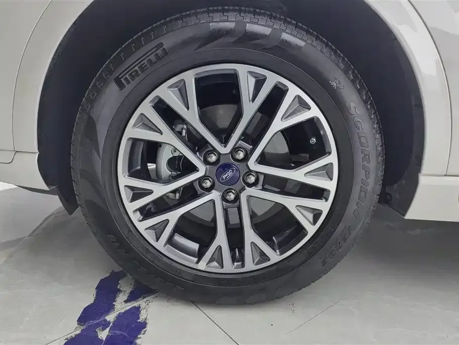 Ford Escape 2024 из CN, фото 3