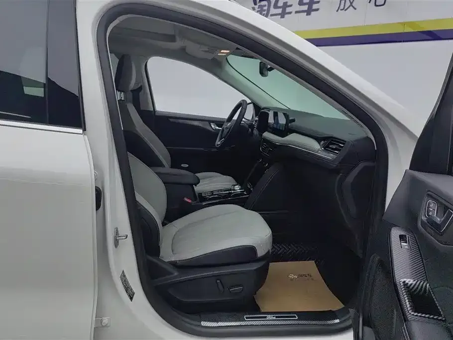 Ford Escape 2024 из CN, фото 7