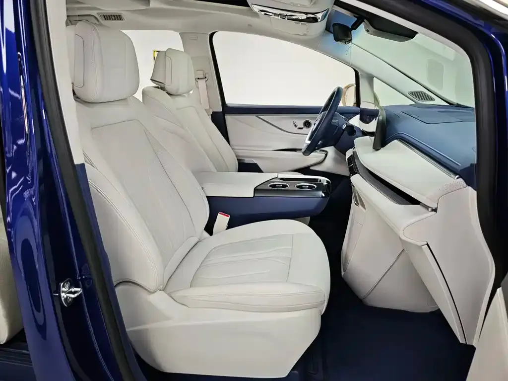 Buick GL8 Hybrid — фото 4