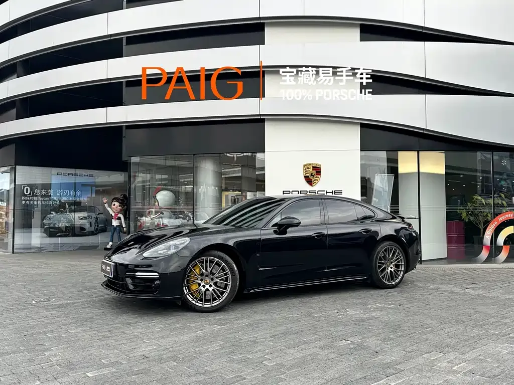 Porsche Panamera — фото 1