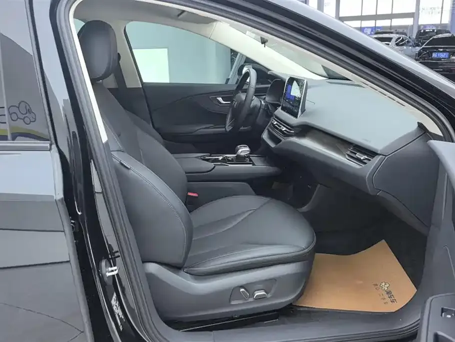 Hongqi E-QM5 2023 из CN, фото 9